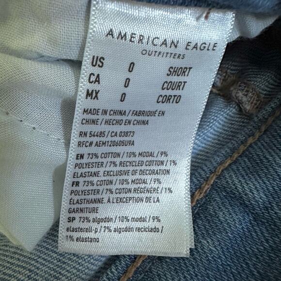American Eagle Jean Light Wash High Rise Distressed Ankle Mom Jeans Size 0 Short - Picture 3 of 13